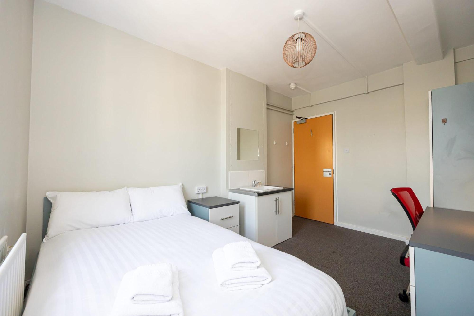 Spacious With Shared Facilities Londra