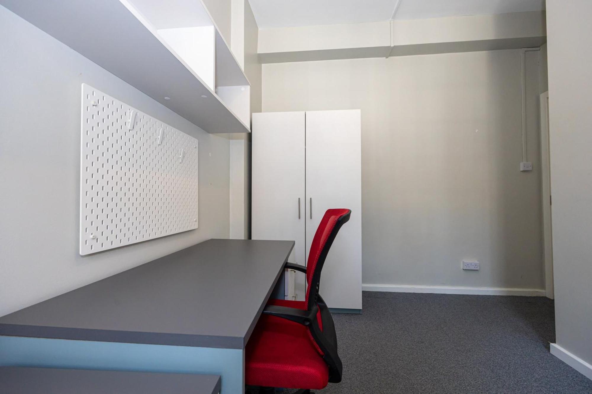 Spacious With Shared Facilities Londra