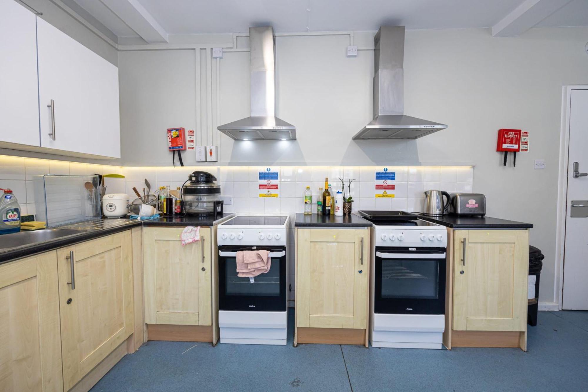 Spacious With Shared Facilities Apartament Londra